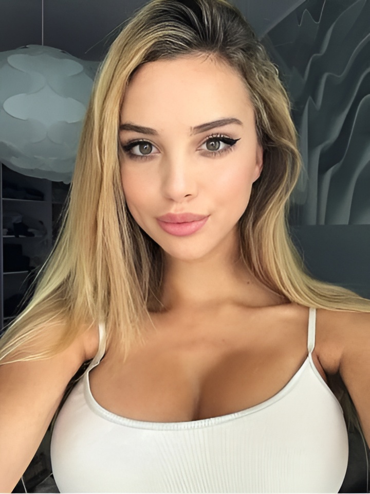 Майя привлекальеная девушка из Владивостока цена от 10000 руб