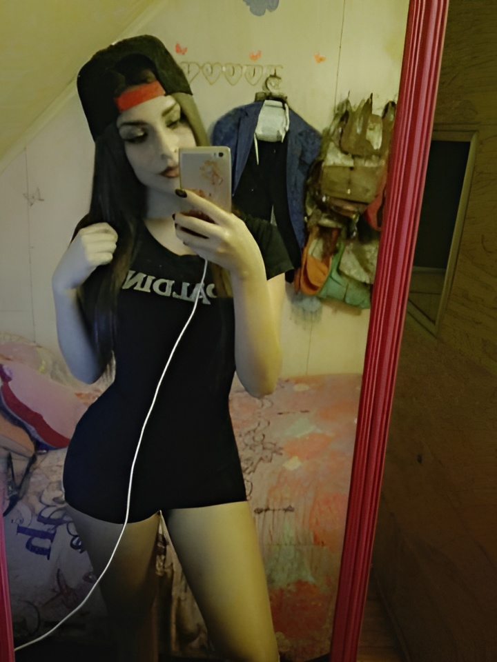 Юхима привлекальеная девушка из Владивостока цена от 4000 руб