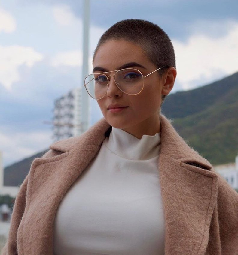 Алеся привлекальеная девушка из Владивостока цена от 3500 руб