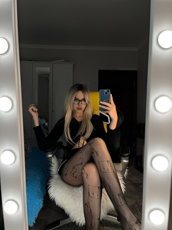 Фариза привлекательная девушка из Владивостока цена от 2000 руб