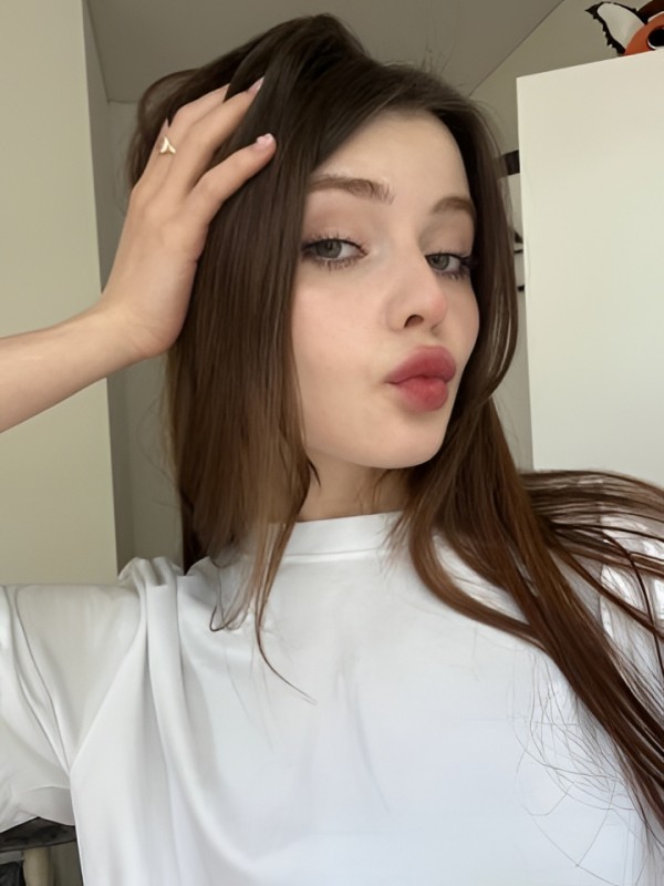 Инна привлекательная девушка из Владивостока цена от 2000 руб